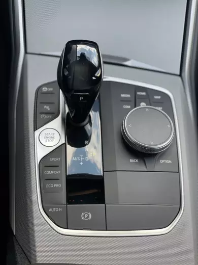 rental BMW 320i 320i AT photo 7